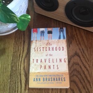 The Sisterhood of the Traveling Pants BOOK